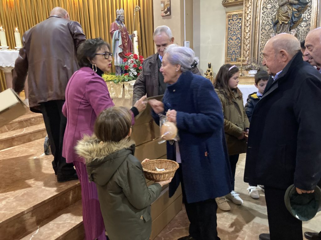 San Blas, reparto bollo bendecidos