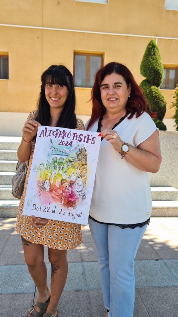 Beatriz González artista ganadora y Susana Ramón alcaldesa