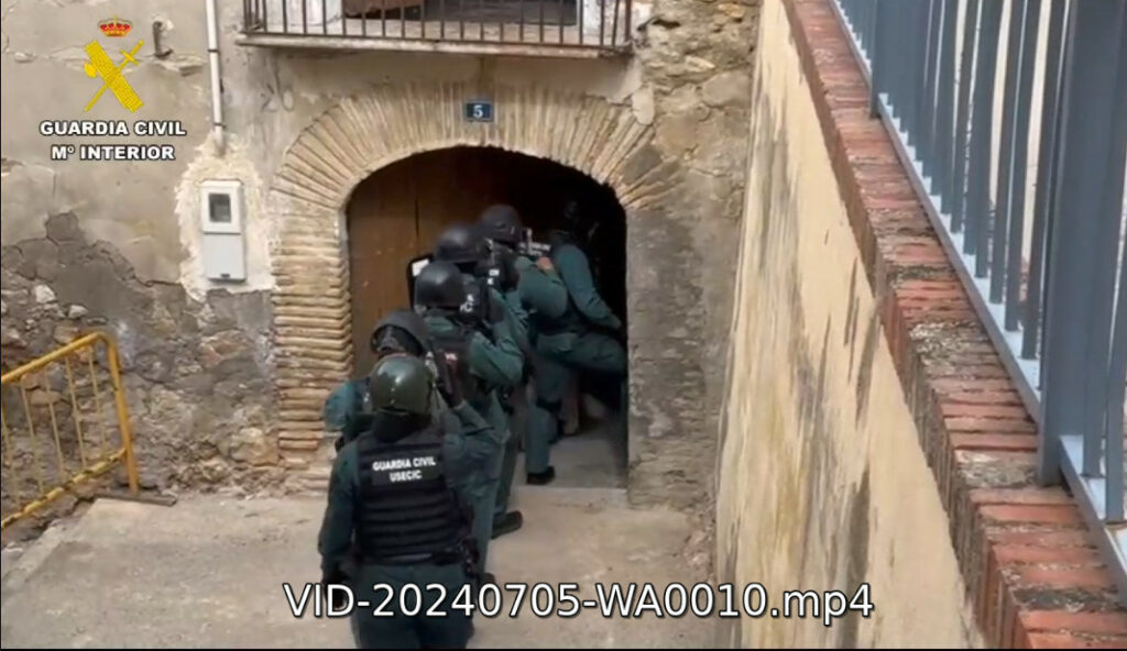 Guardia Civil en plena operación